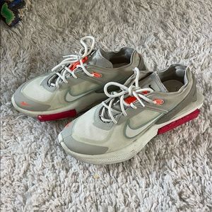 US Woman’s 8 Nike ZoomX Shoes
